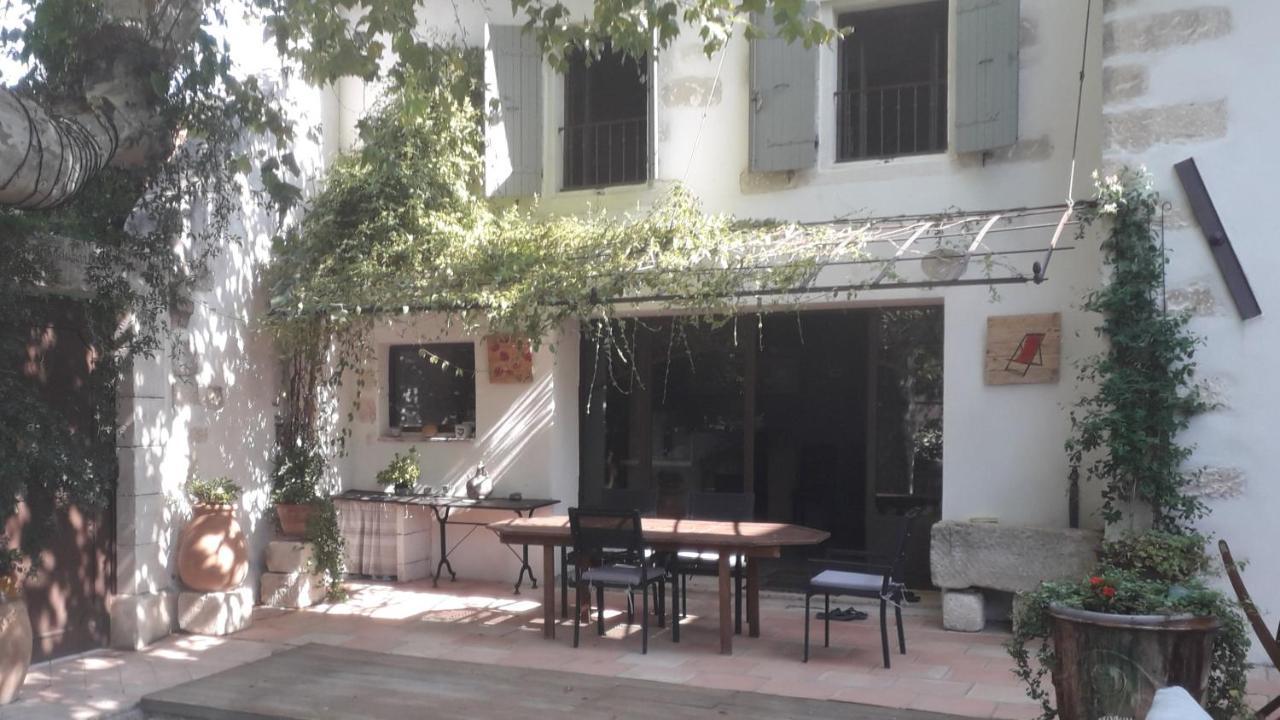 Mas La Maison de mon Père  Proche AVIGNON à PUJAUT Exterior foto