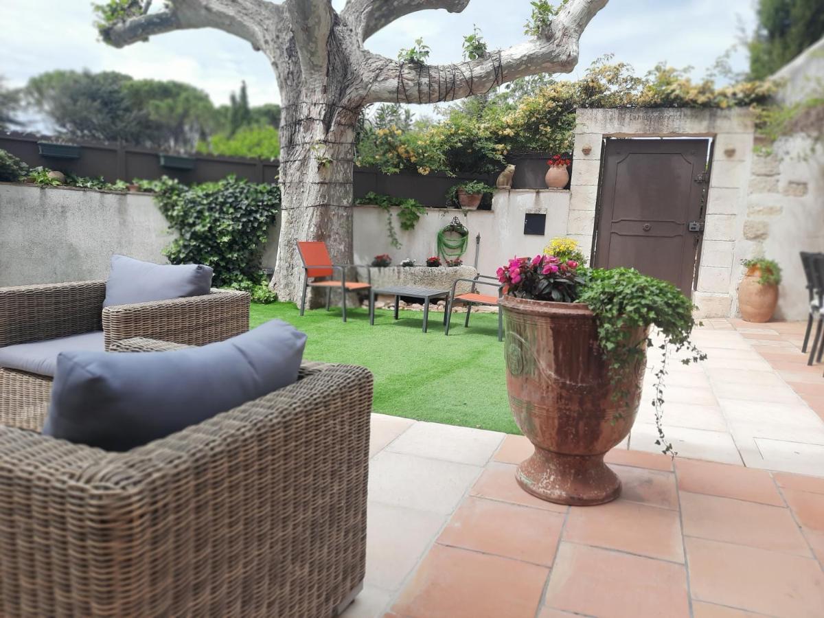 Mas La Maison de mon Père  Proche AVIGNON à PUJAUT Exterior foto