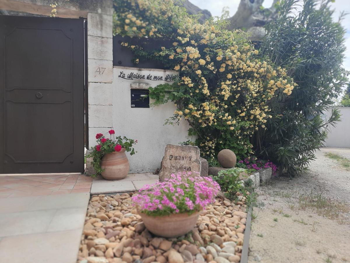 Mas La Maison de mon Père  Proche AVIGNON à PUJAUT Exterior foto